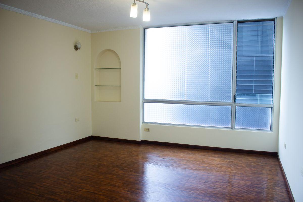 Venta Departamento Duplex - Sector La Carolina - Ubicación Privilegiada — imagen 6