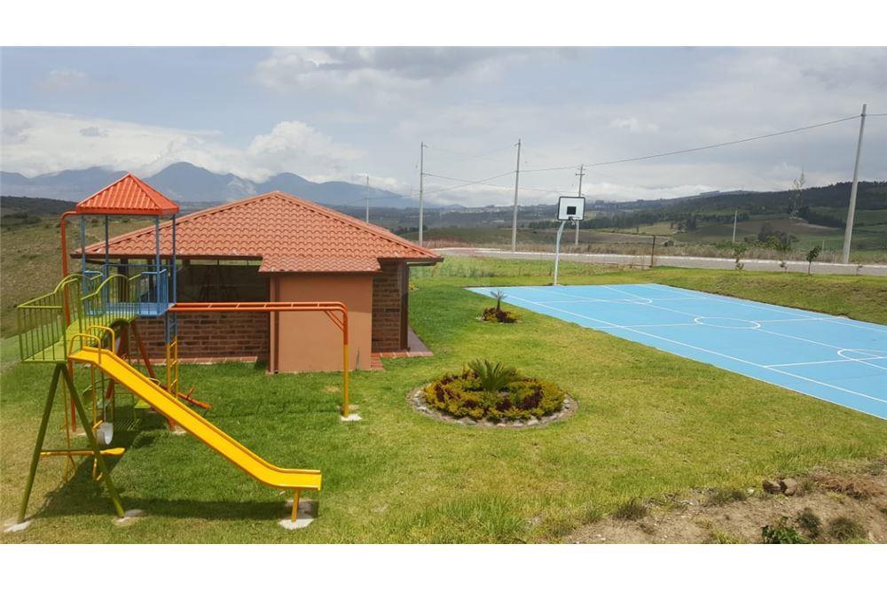 Oportunidad Ultimo Lote de 2093 m² Urb. Privada en Cochasqui, 45 Minutos de Quito — imagen 8
