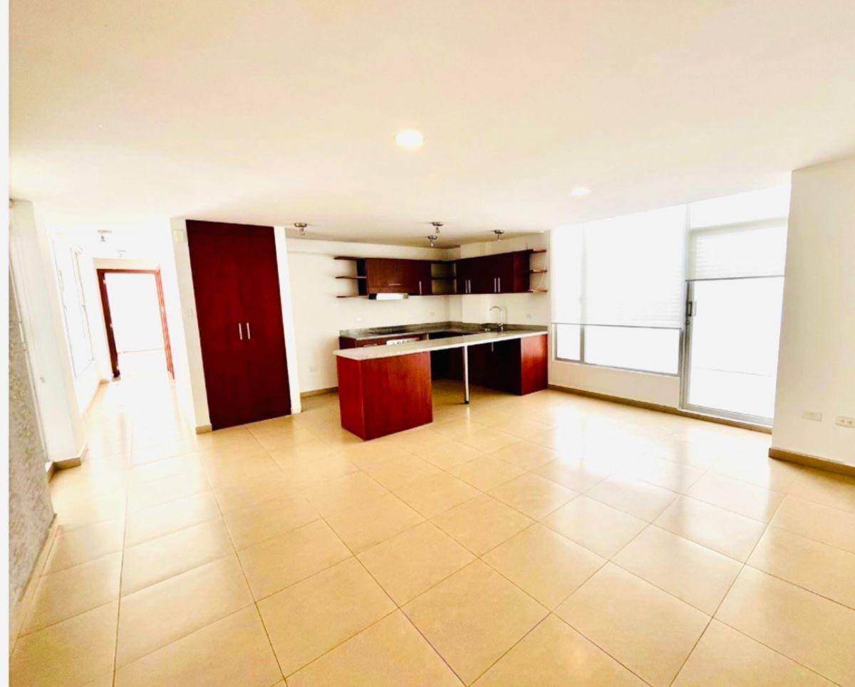 Vendo Rento Excelente Departamento Cumbaya — imagen 6