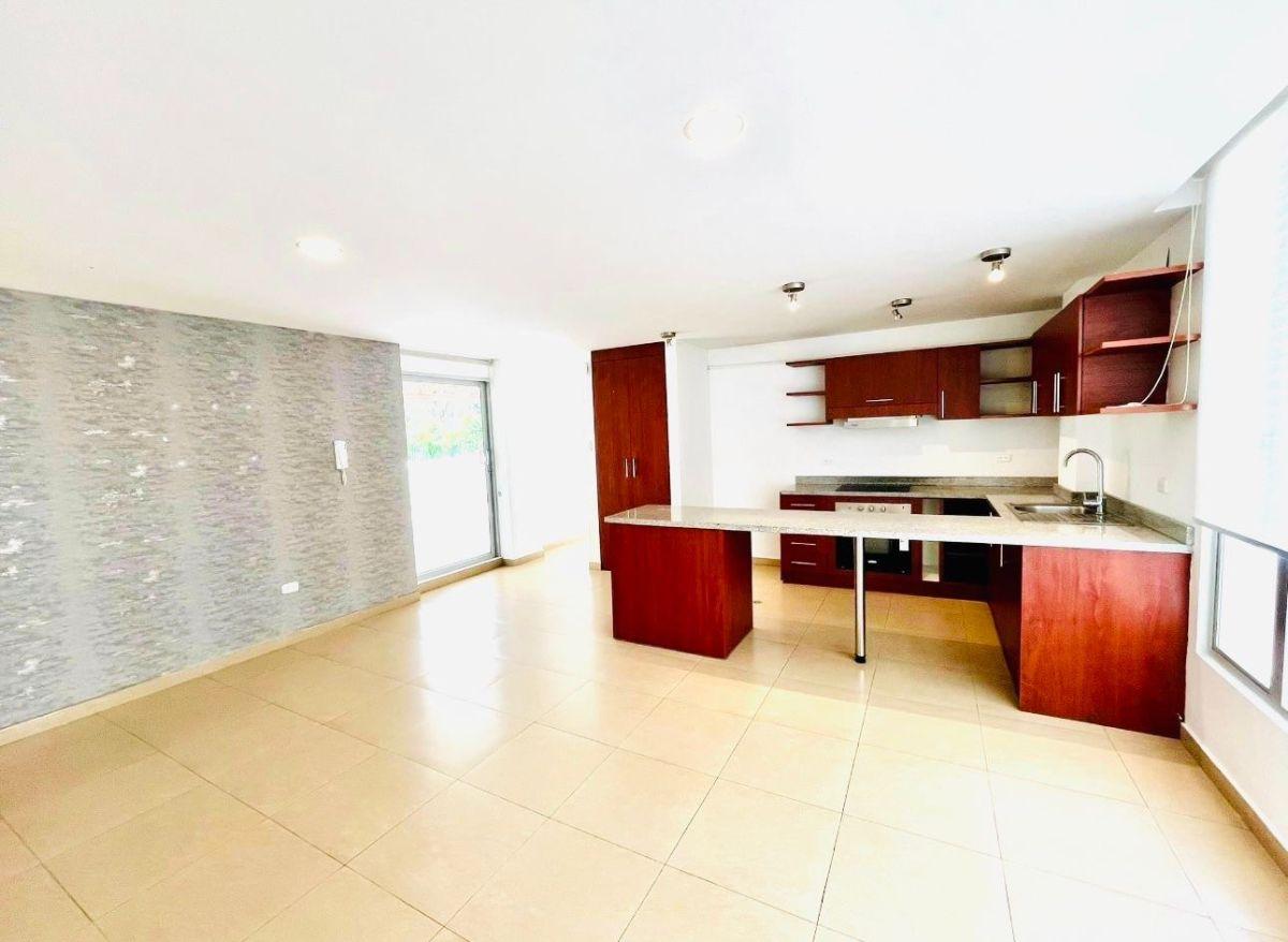 Vendo Rento Excelente Departamento Cumbaya — imagen 3