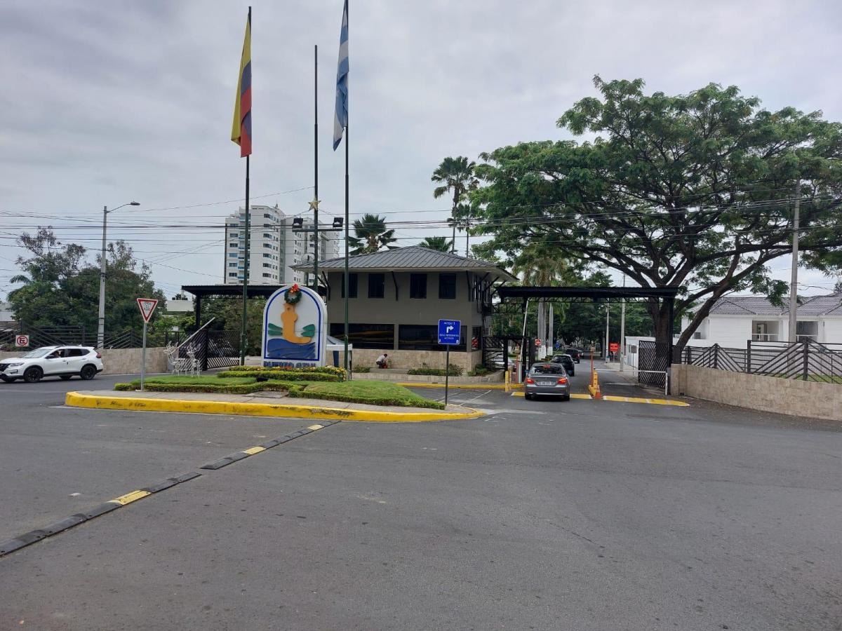 Vendo Terrenos Uní Familiares en Puerto Azul Desde 244 m Hasta 1675 m², Guayas — imagen 2