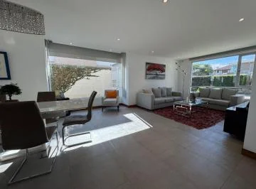 Linda Casa Moderna en Conjunto, Amplios Espacios, Excelentes Áreas Comunales Sector Hilacril Tumbaco — imagen 4
