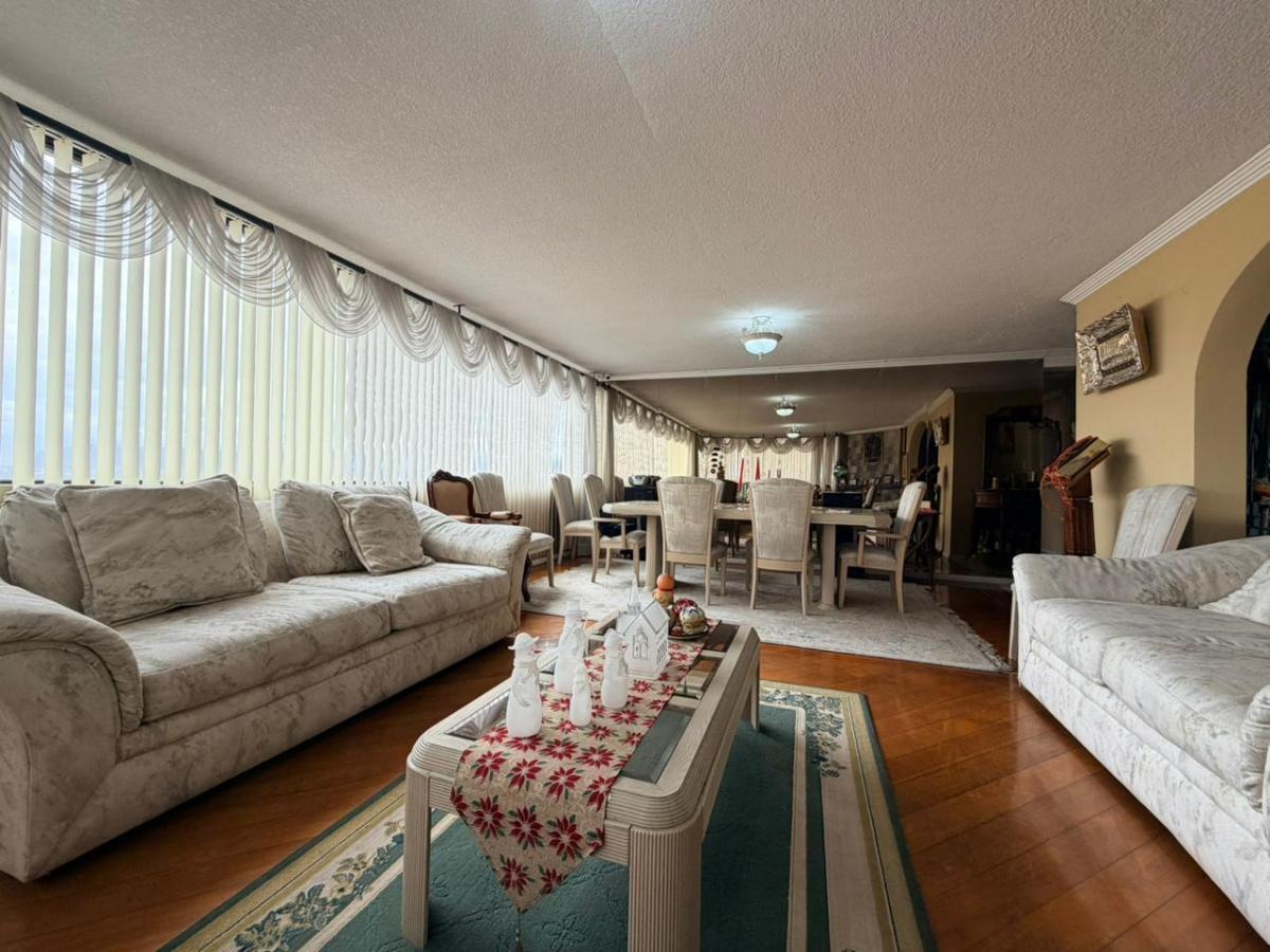 En Venta Amplio Departamento con Hermosa Vista Sector El Bosque — imagen 7