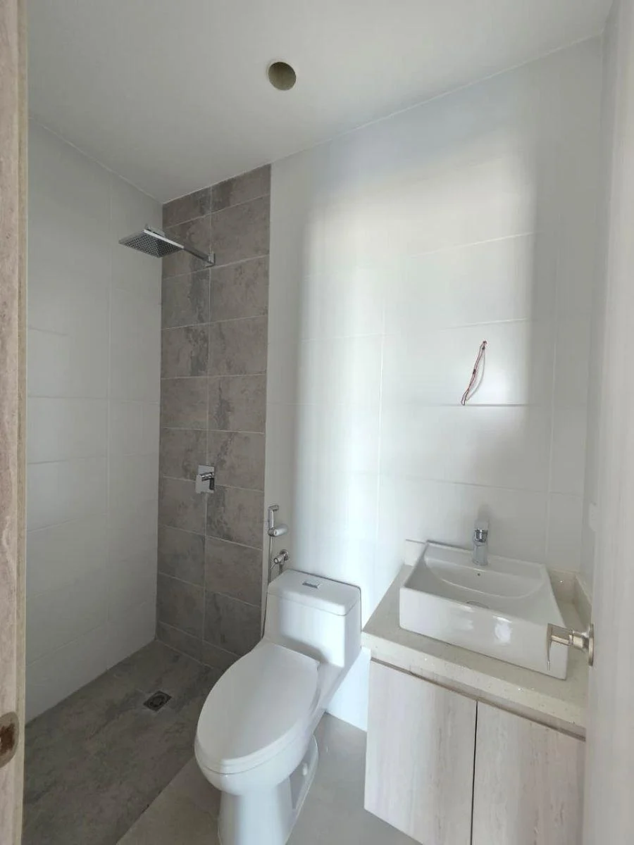 Nuevo Samborondón Km 9.5 Urbanización Vizcaya 2 Departamento de Estreno, Guayas — imagen 2
