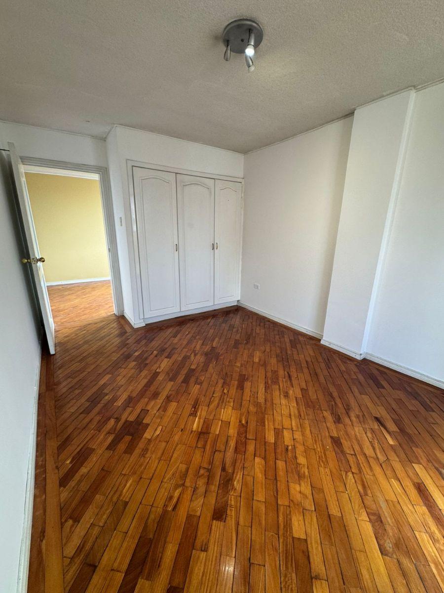 En Venta Departamento Duplex de 3 Dorm. en Monteserrin — imagen 8
