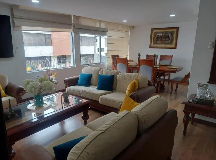 Casa en Venta, La Concepción, 3 Dorm., Oficina Comercial — imagen 1