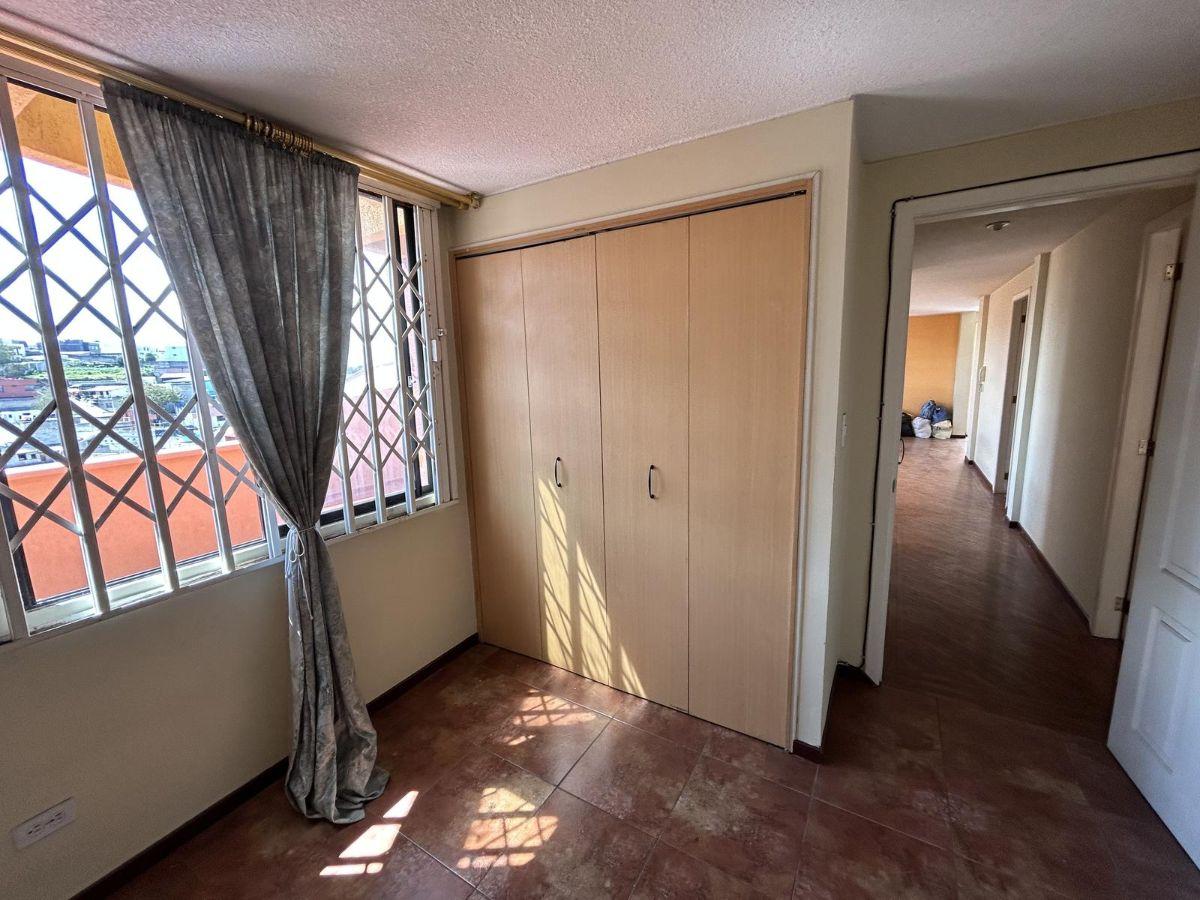Venta Departamento con Terraza en Conjunto Residencial Las Peñas San Isidro del Inca — imagen 2