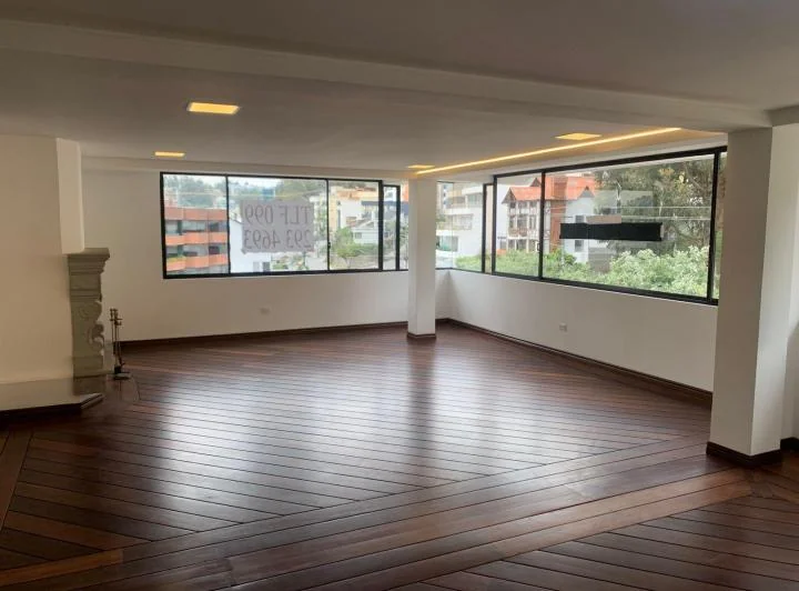 Oportunidad Penthouse de Venta Como Nuevo Sector El Batan — imagen 1