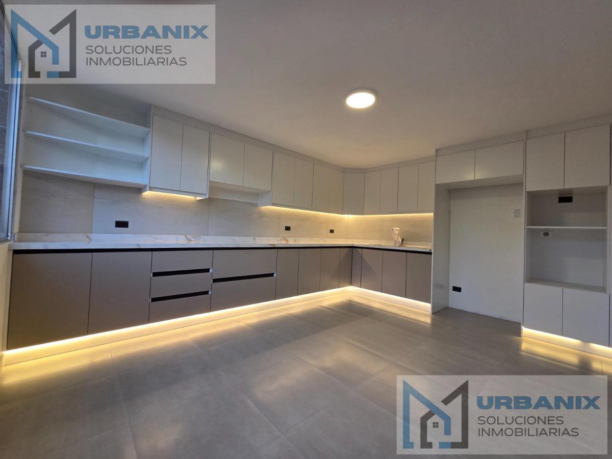Departamento Colon y 6 de Diciembre - Remodelado — imagen 10