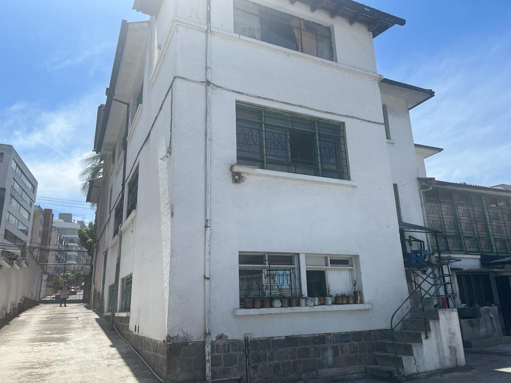 Terreno de Venta en La 6 de Diciembre, 1111 m² Casa de 1587 m² de Construcción, Sector Multicentro — imagen 10