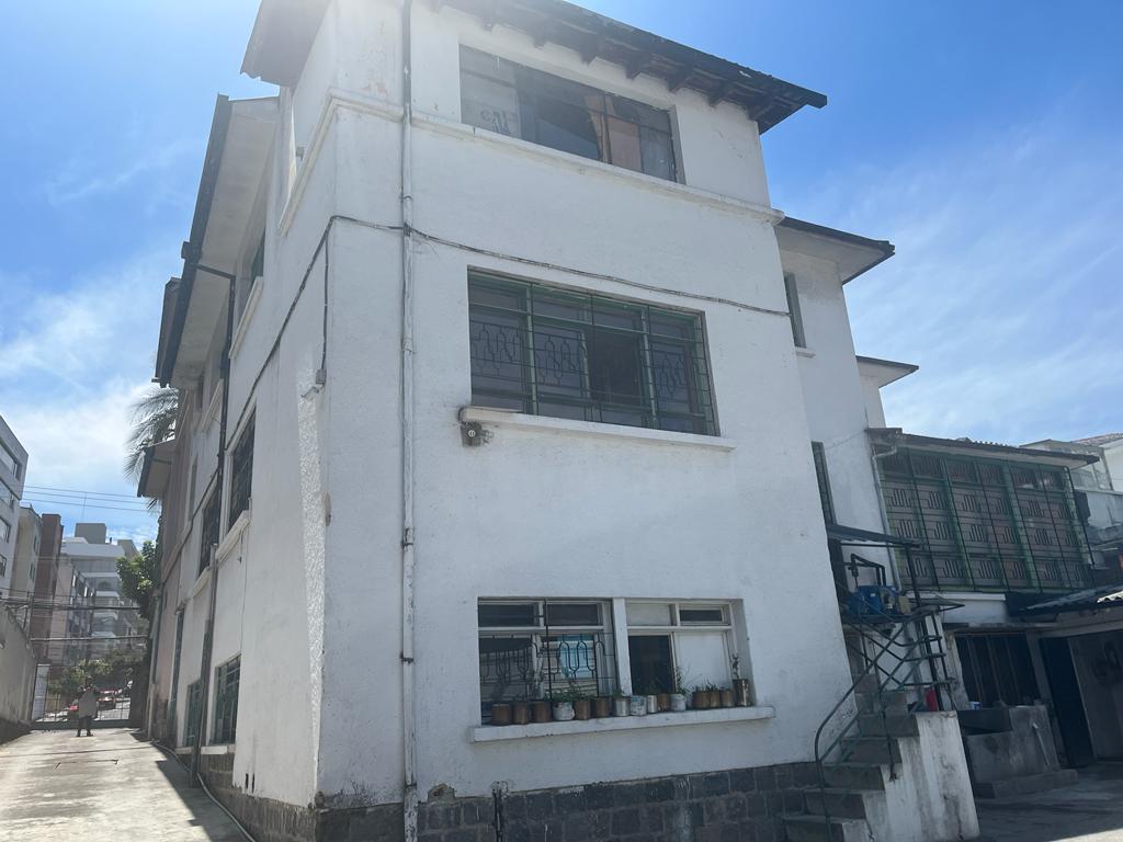Terreno de Venta en La 6 de Diciembre, 1111 m² Casa de 1587 m² de Construcción, Sector Multicentro — imagen 8