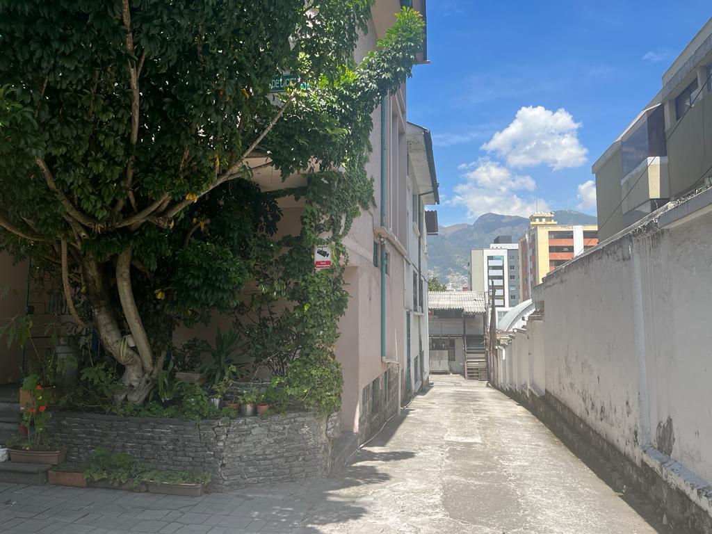Terreno de Venta en La 6 de Diciembre, 1111 m² Casa de 1587 m² de Construcción, Sector Multicentro — imagen 7