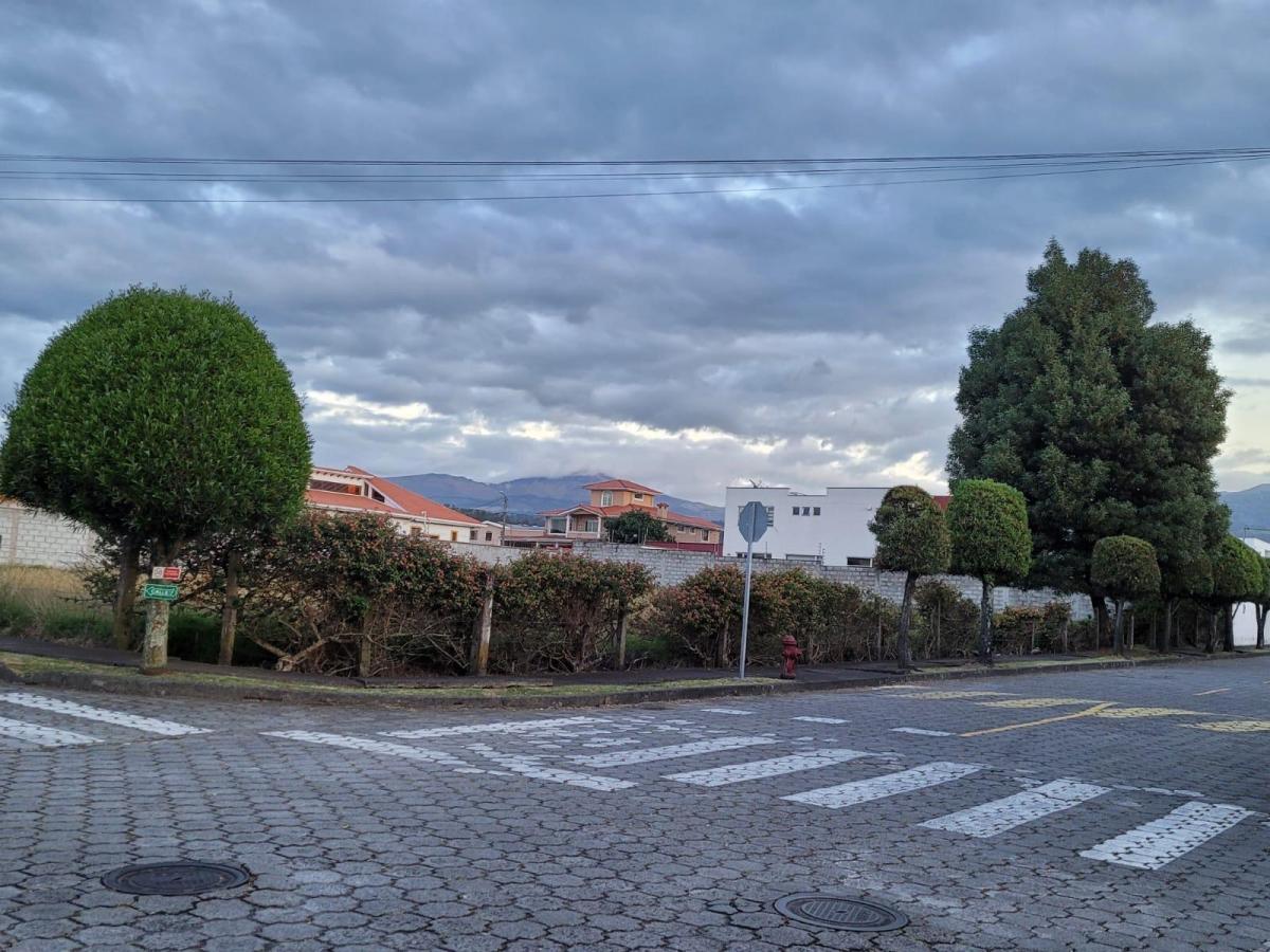 Vendo Hermoso Terreno Esquinero en Bohíos de Jatumpamba — imagen 4