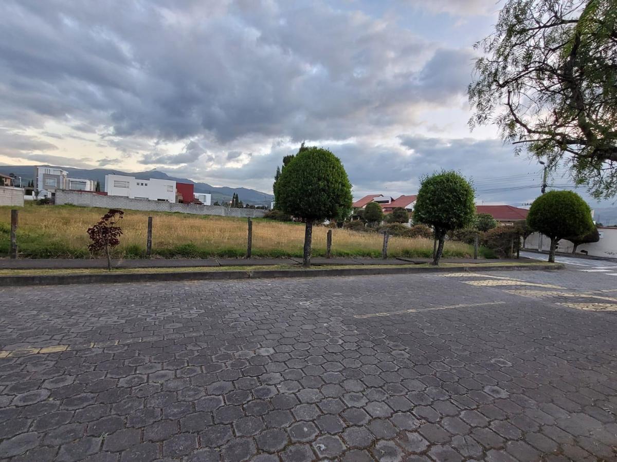 Vendo Hermoso Terreno Esquinero en Bohíos de Jatumpamba — imagen 2