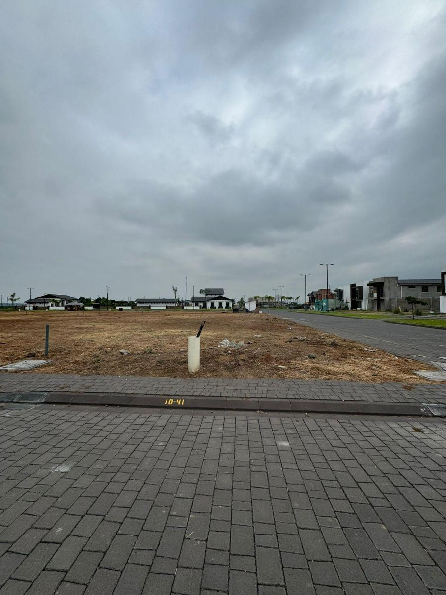 Terreno Esquinero en Venta en Isla Celeste - Samborondón, Guayas — imagen 4