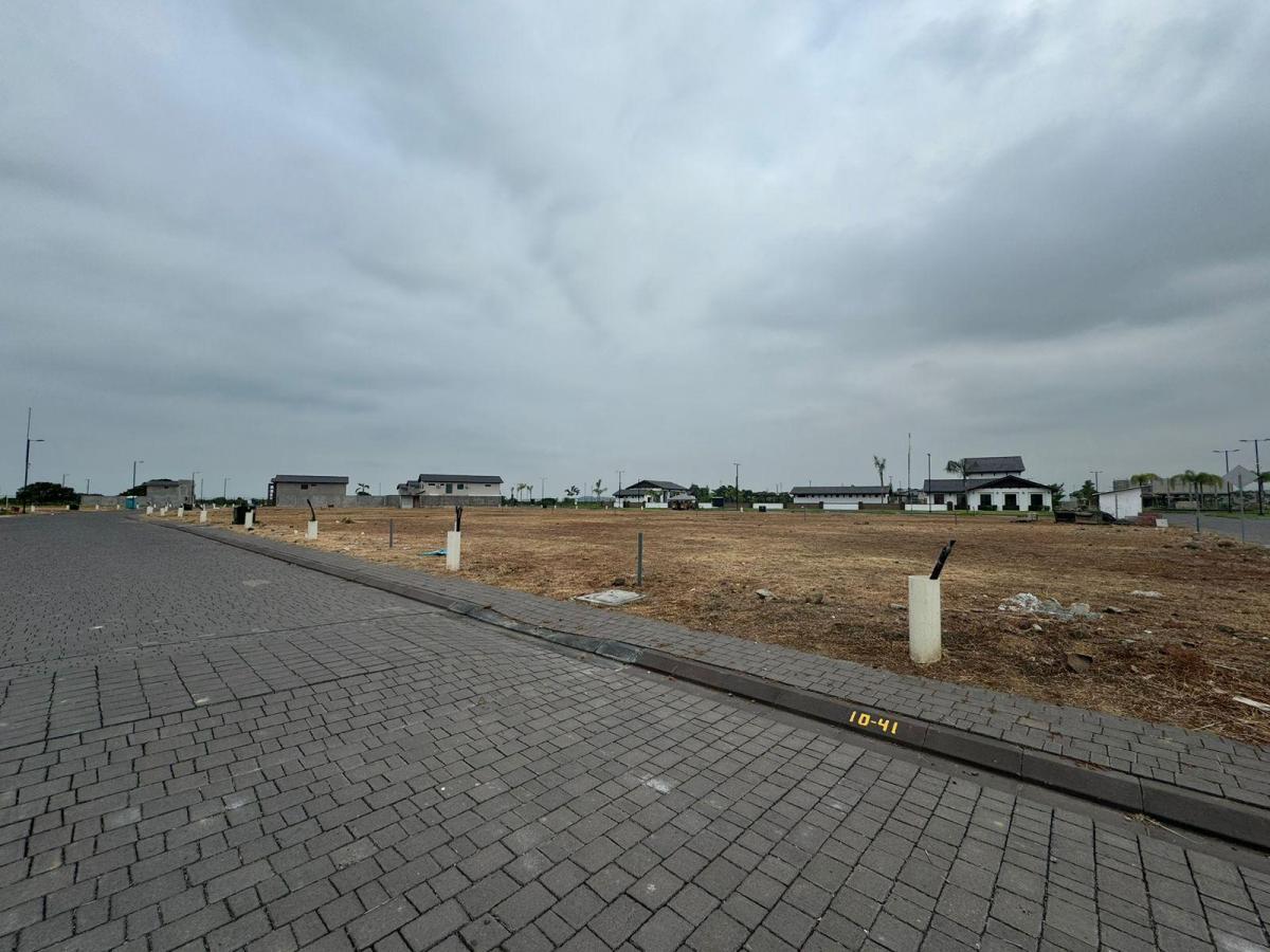 Terreno Esquinero en Venta en Isla Celeste - Samborondón, Guayas — imagen 3