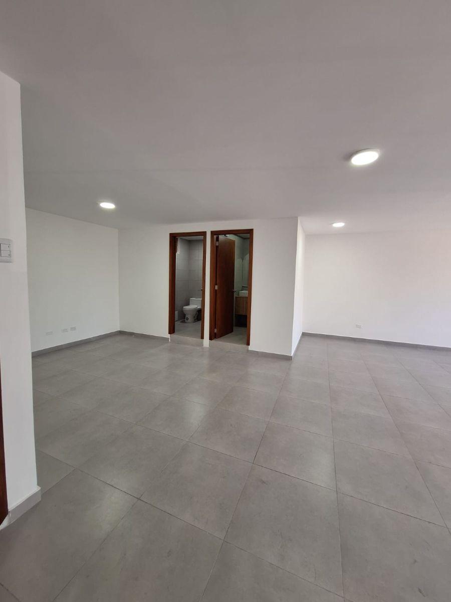 Oficina Totalmente Remodelada en Venta – Av Amazonas y Veintimilla — imagen 8