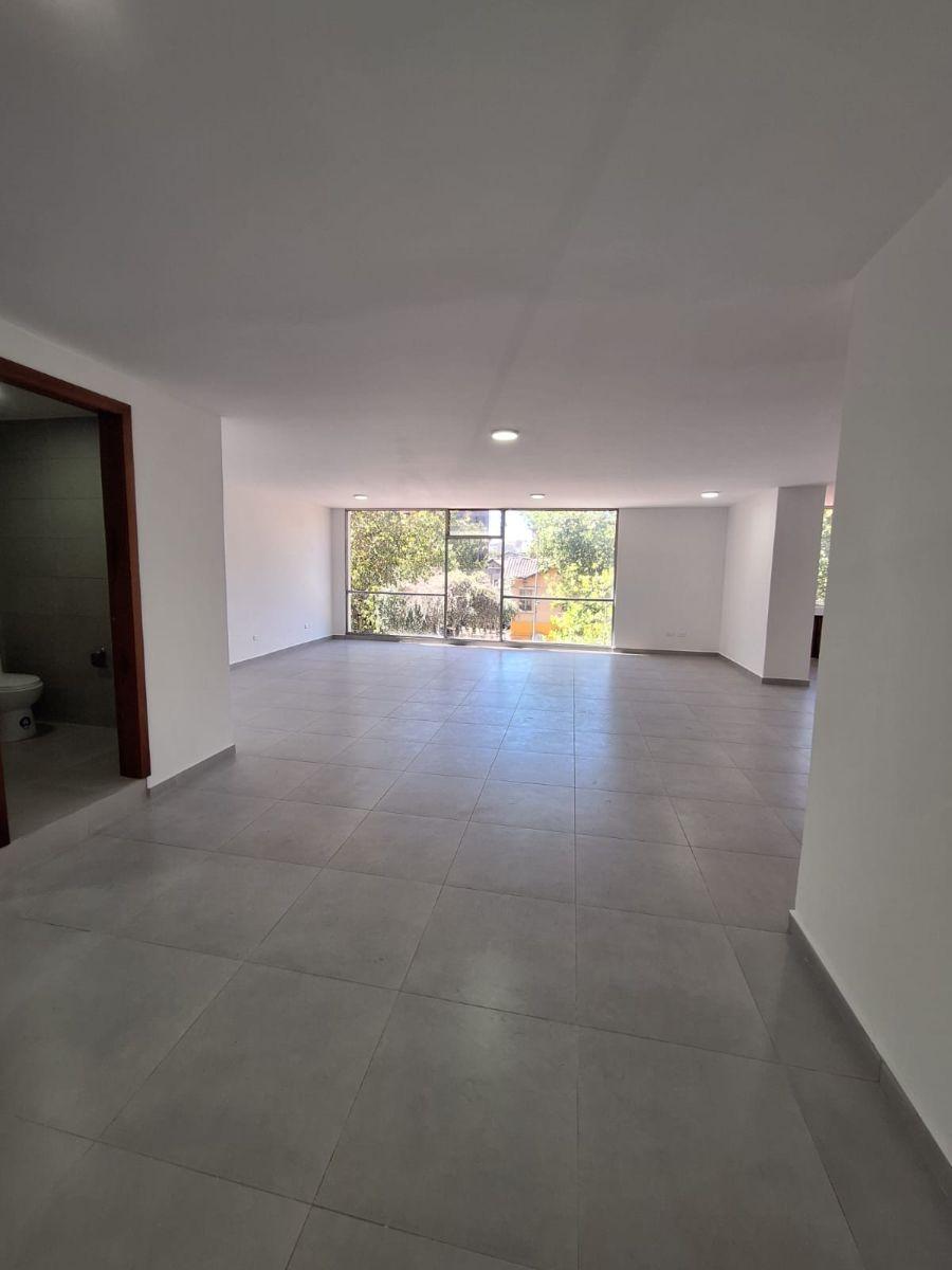 Oficina Totalmente Remodelada en Venta – Av Amazonas y Veintimilla — imagen 3
