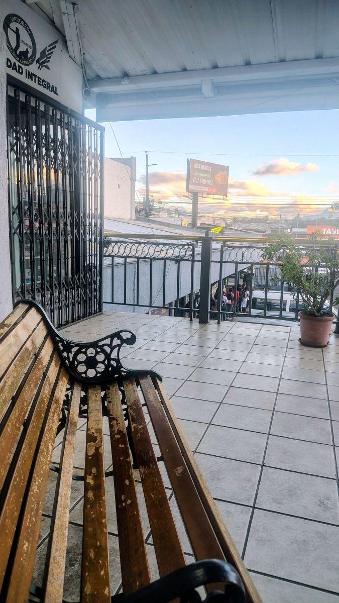 Locales Comerciales de Venta, Plaz París, El Triángulo, Valle Los Chillos, Canton Rumiñahui — imagen 9