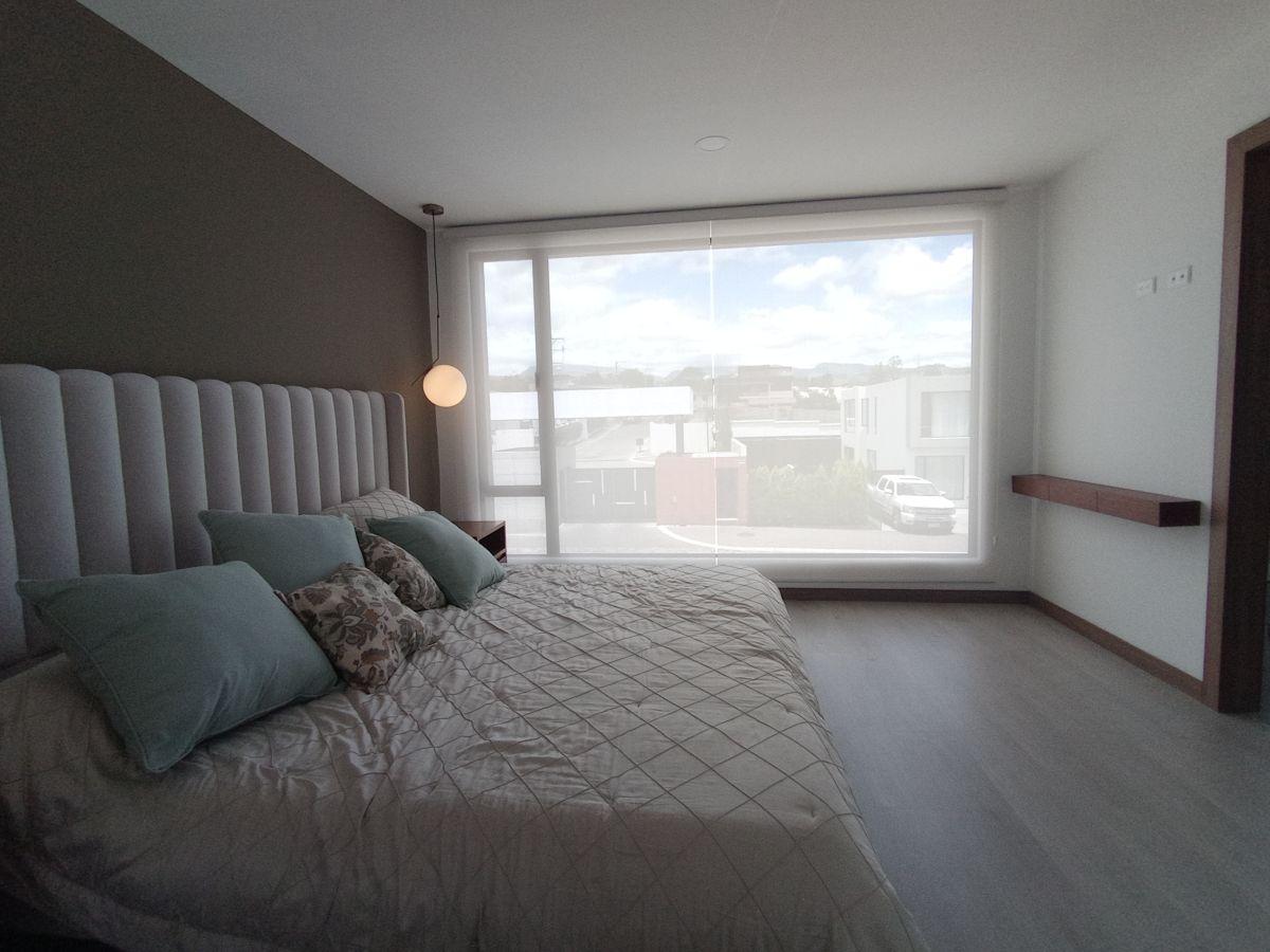 Casa de 3 Dorm. con Jardín Privado en Terralta, Tumbaco – Alta Gama — imagen 7