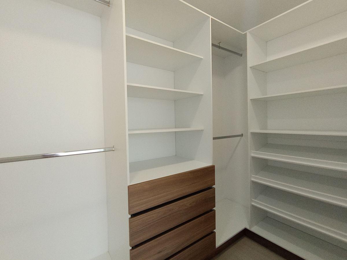 Casa de 3 Dorm. con Jardín Privado en Terralta, Tumbaco – Alta Gama — imagen 6