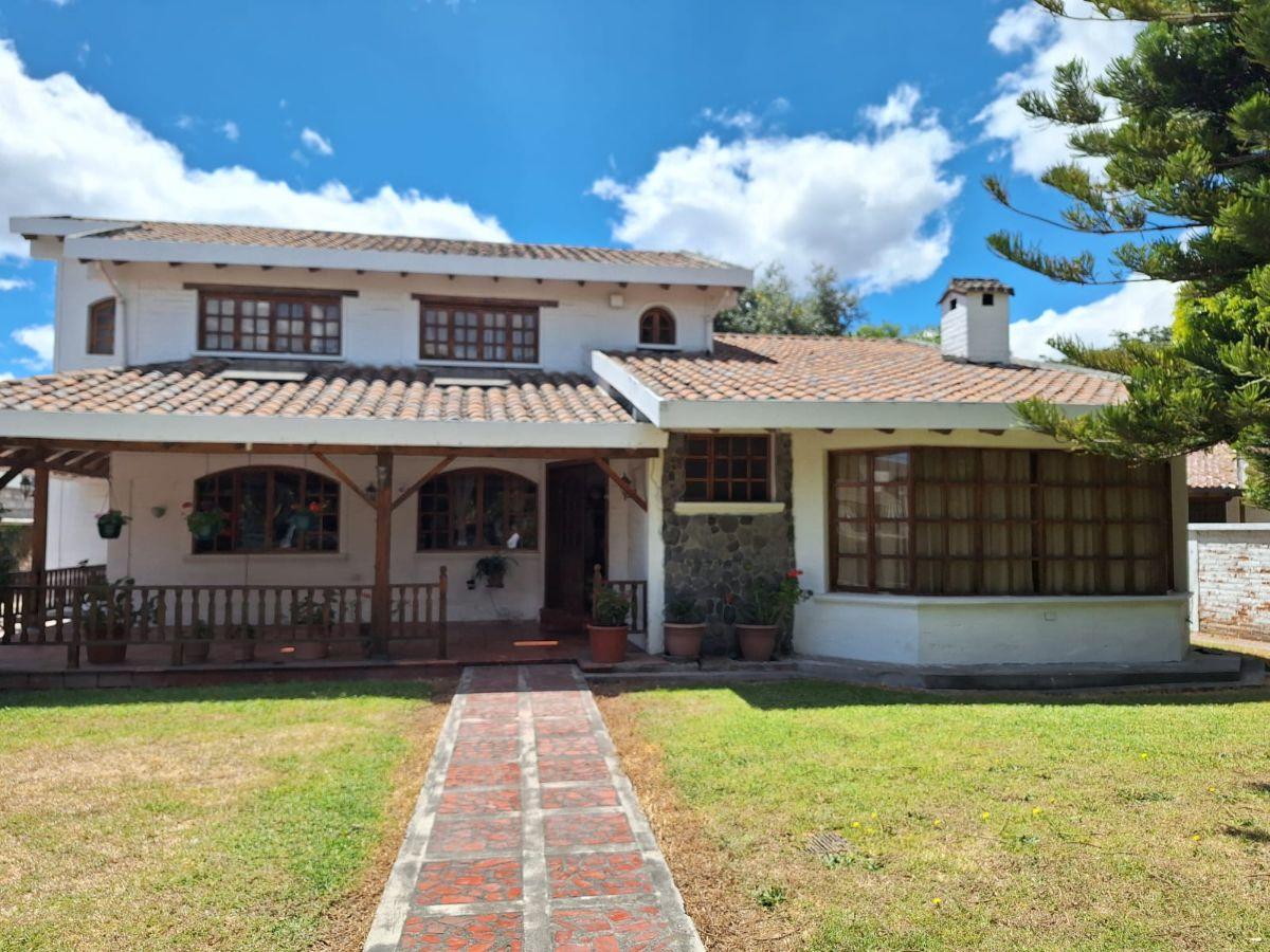 Casa Rústica en Venta con Amplio Terreno – Urbanización Pueblo Viejo de Santa Ana, Sangolquí — imagen 9
