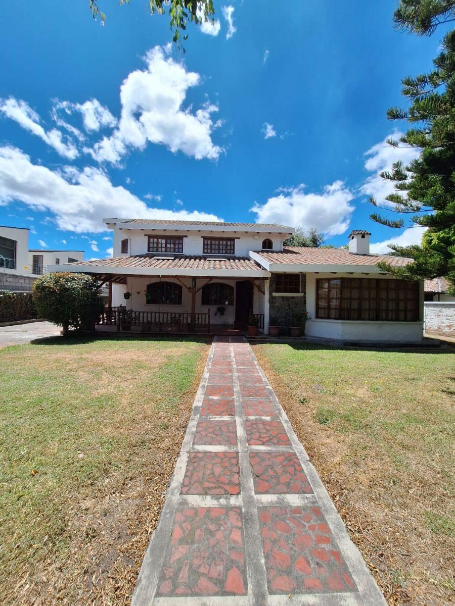 Casa Rústica en Venta con Amplio Terreno – Urbanización Pueblo Viejo de Santa Ana, Sangolquí — imagen 8