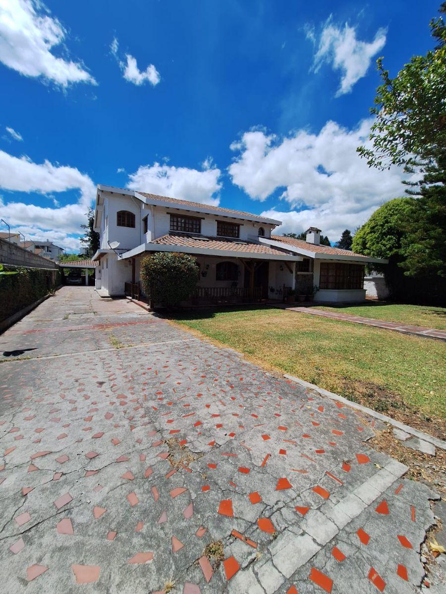 Casa Rústica en Venta con Amplio Terreno – Urbanización Pueblo Viejo de Santa Ana, Sangolquí — imagen 7