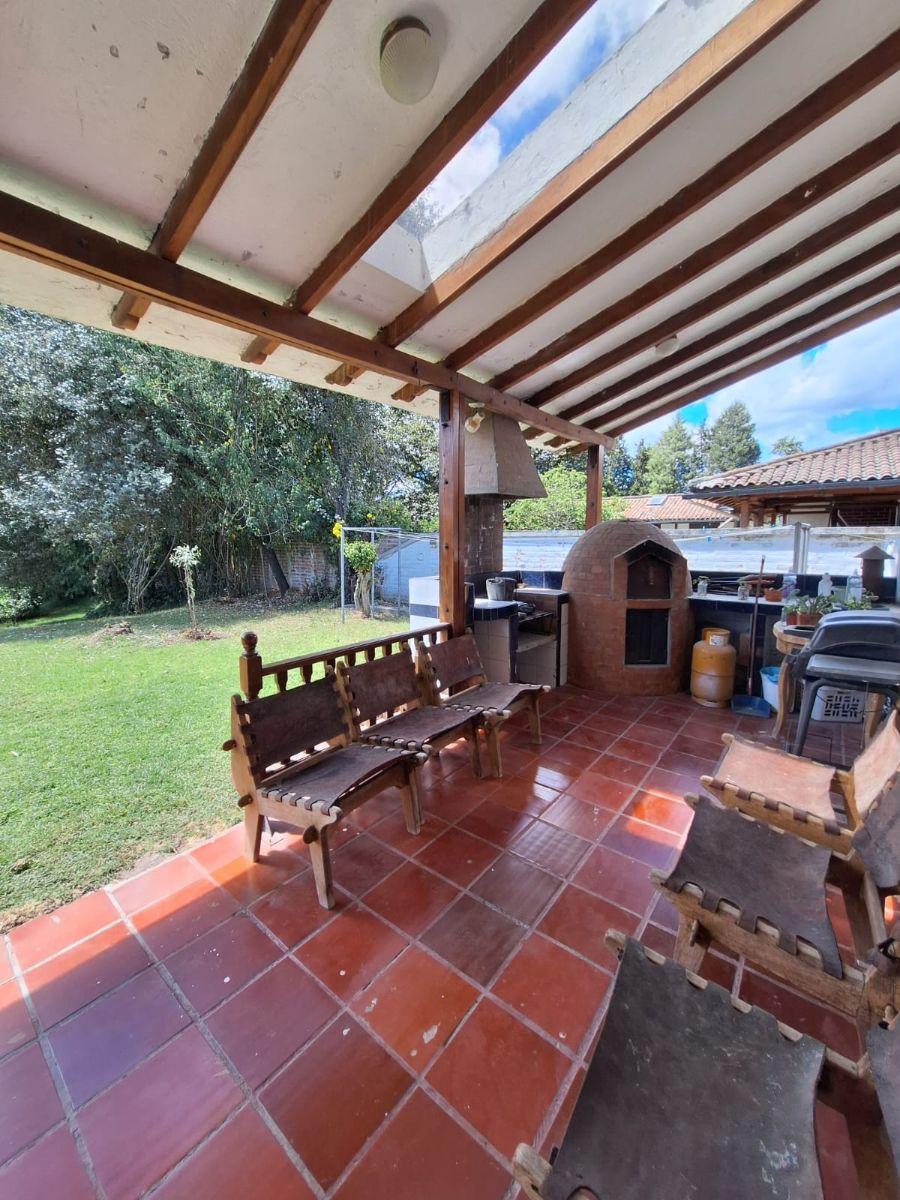 Casa Rústica en Venta con Amplio Terreno – Urbanización Pueblo Viejo de Santa Ana, Sangolquí — imagen 2