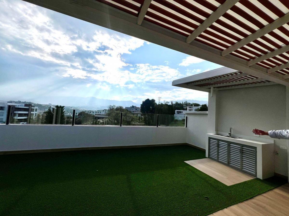 Mv - Sector Cumbaya Penthouse en Venta y Renta 3d 300 m² Mas Terraza Propia 70 m² con Vista — imagen 5