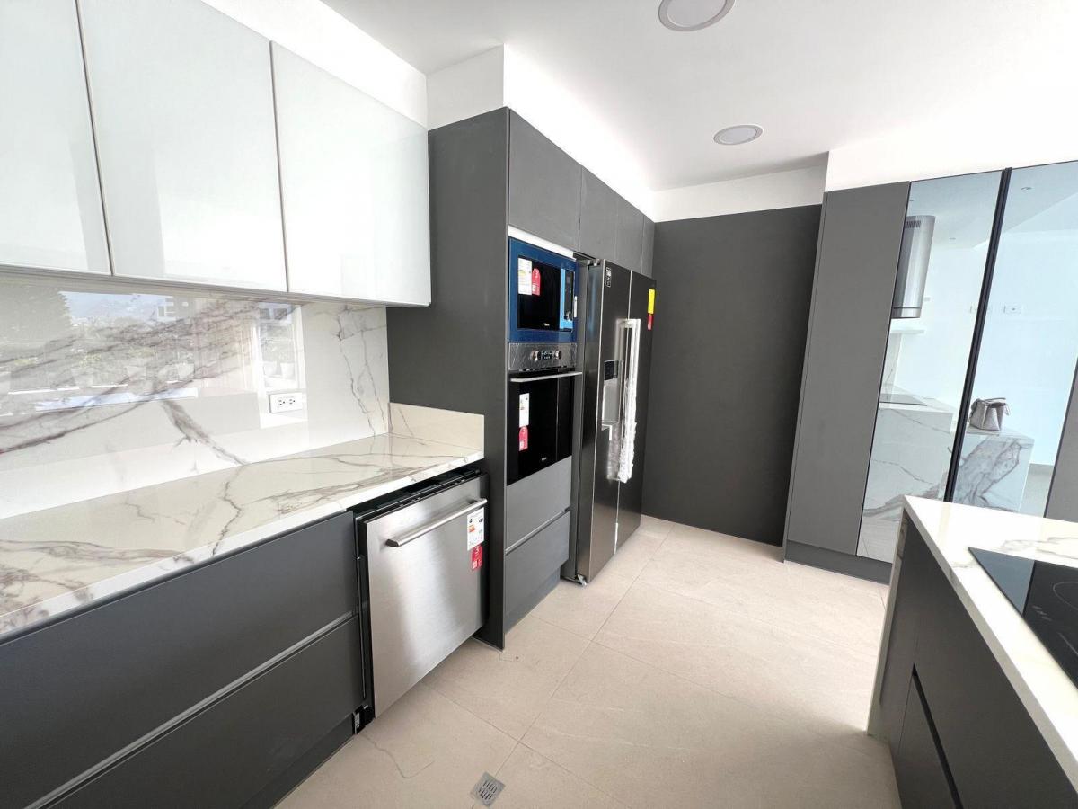 Mv - Sector Cumbaya Penthouse en Venta y Renta 3d 300 m² Mas Terraza Propia 70 m² con Vista — imagen 3