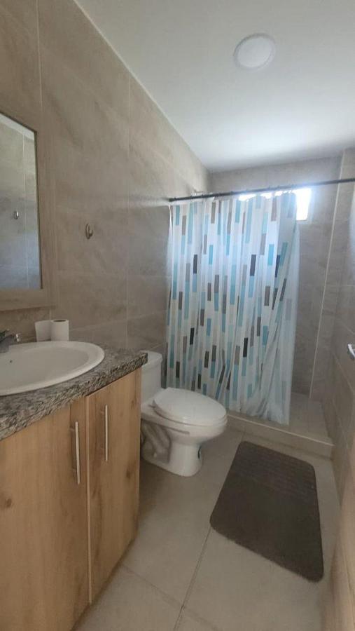 En Venta Casa de Dos Plantas Dos Dorm. en Vistana 1000 Precio de Oportunidad, Guayas — imagen 8