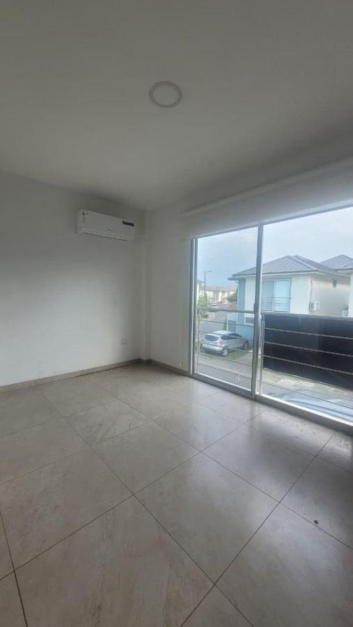 En Venta Casa de Dos Plantas Dos Dorm. en Vistana 1000 Precio de Oportunidad, Guayas — imagen 7