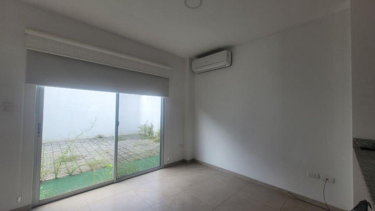 En Venta Casa de Dos Plantas Dos Dorm. en Vistana 1000 Precio de Oportunidad, Guayas — imagen 6