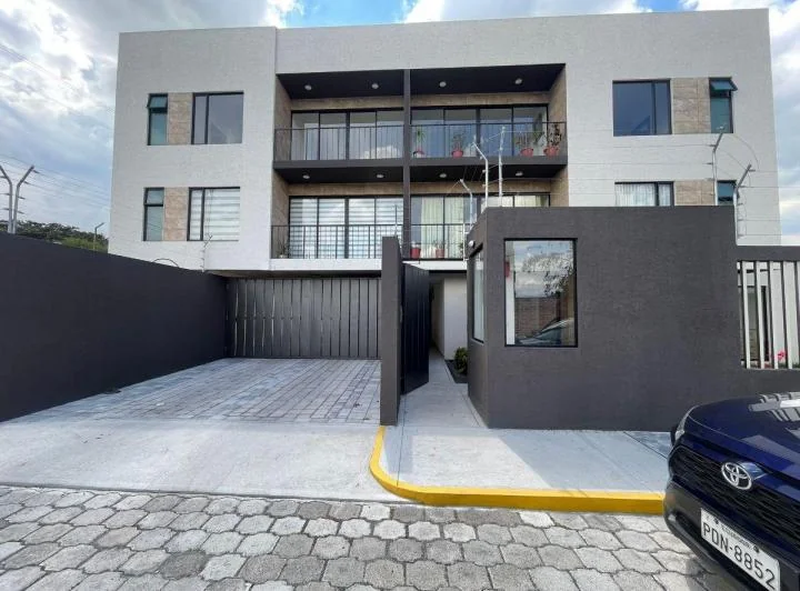 Venta Departamentos 3 Dor en Urbanización Privada – Conocoto, Valle de Los Chillos — imagen 1