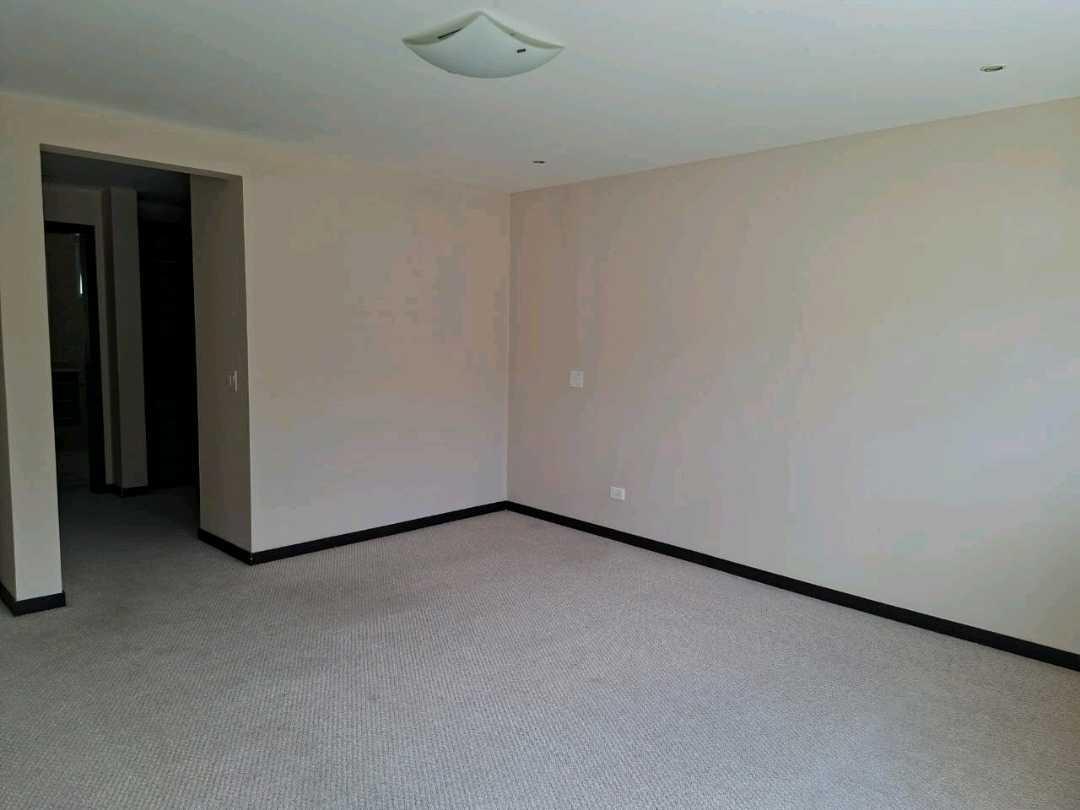 Venta Casa Esquinera, Amplio Jardin, 4 Parqueos, Conjunto Lumbisí — imagen 7