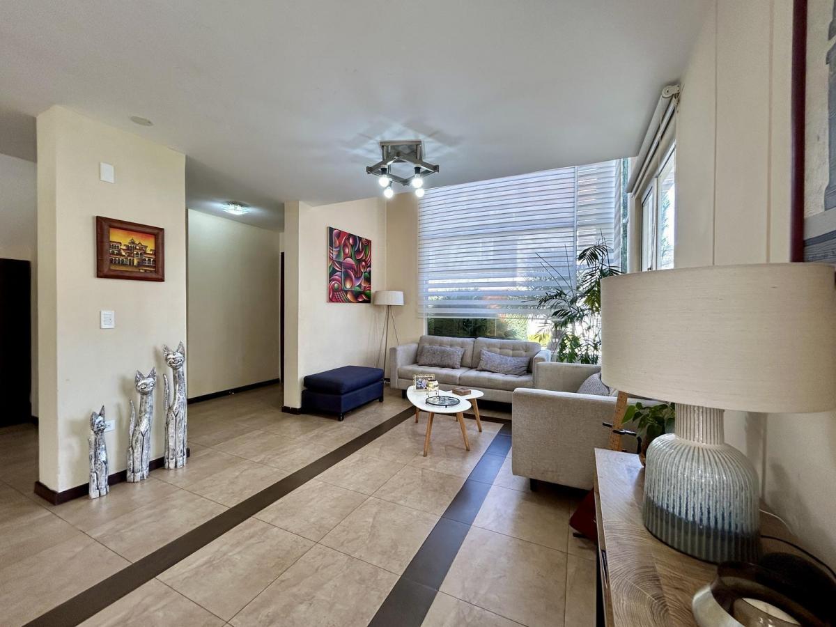 Venta Amplia Casa Esquinera en Lumbisí — imagen 10