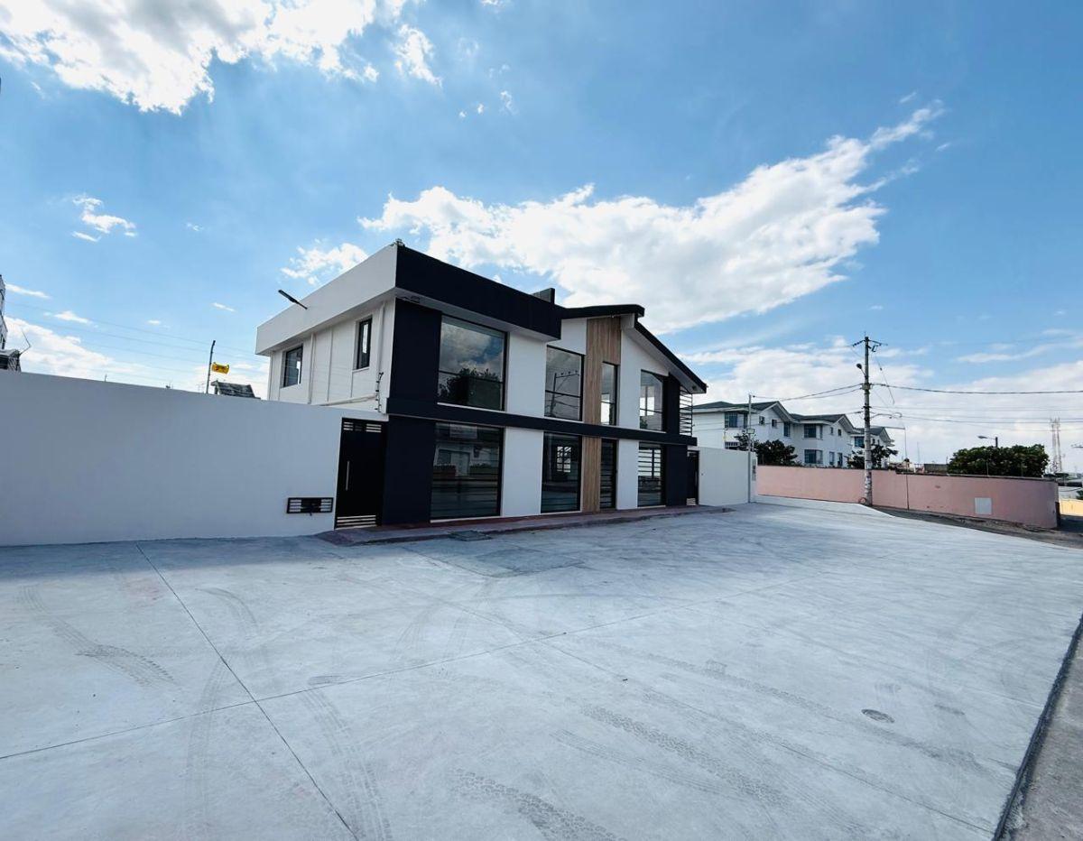 Casa Comercial en Venta 332 m² – Tumbaco — imagen 9