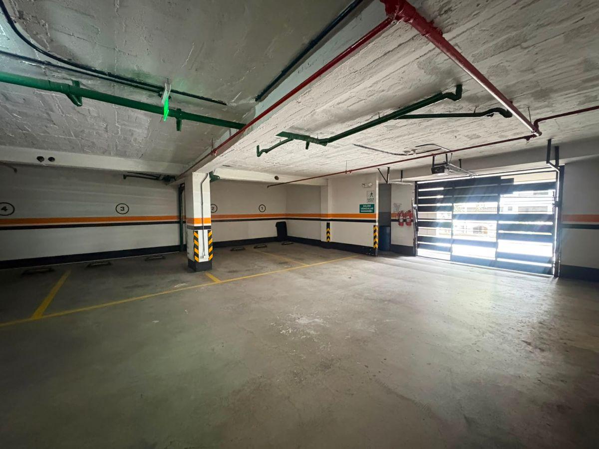 Departamento en Venta La Carolina – 2 Parqueaderos, Piso Alto, Vista Al Pichincha — imagen 9