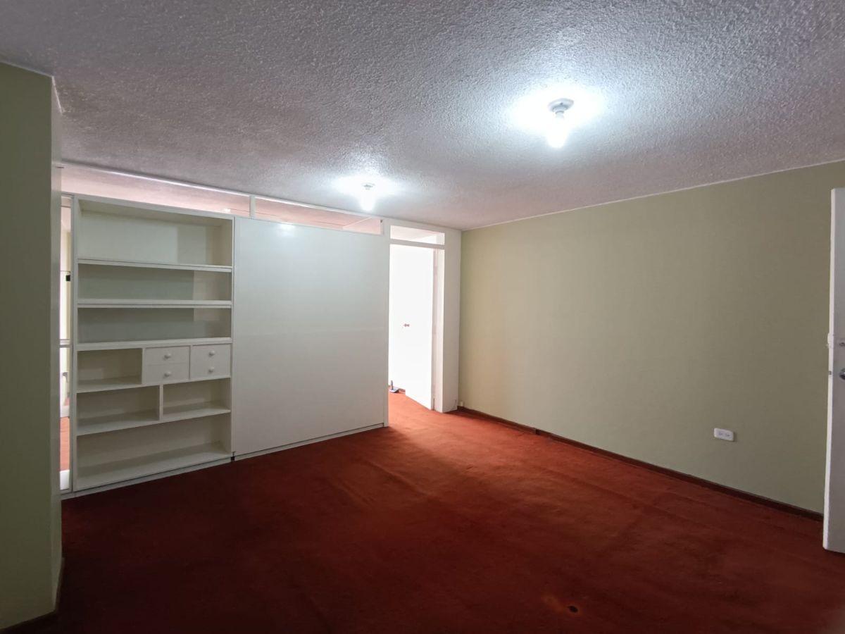 Consultorio U Oficina en Venta - 40 m Edificio Modelo - 10 de Agosto y Orellana Centro N — imagen 7