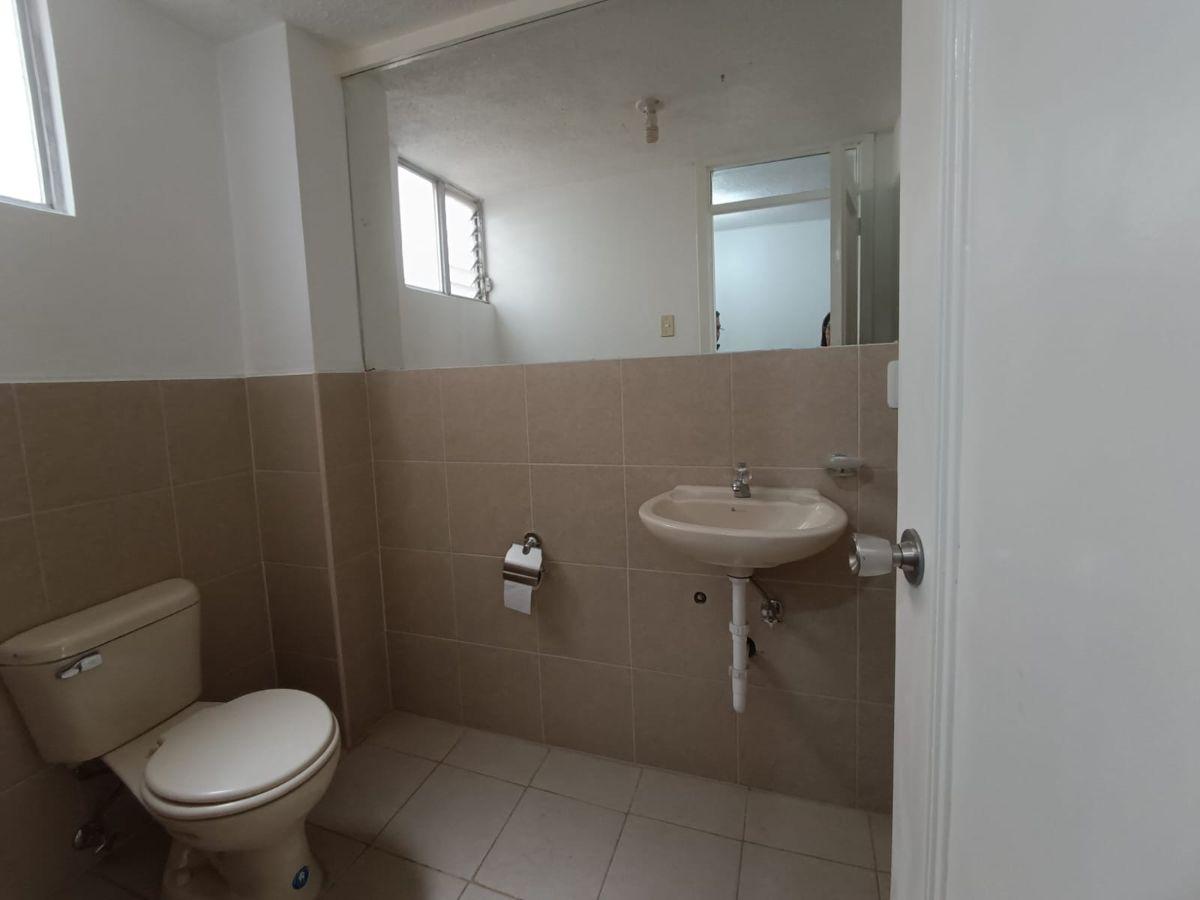 Consultorio U Oficina en Venta - 40 m Edificio Modelo - 10 de Agosto y Orellana Centro N — imagen 2