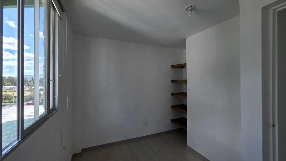 En Venta 2 Dorm. Remodelado Dentro de Condominio - Sector Udla — imagen 3
