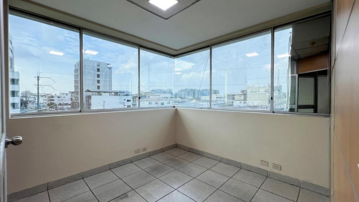 Kennedy Norte Vendo Oficina de 142 m² con Parqueo, Guayas — imagen 7