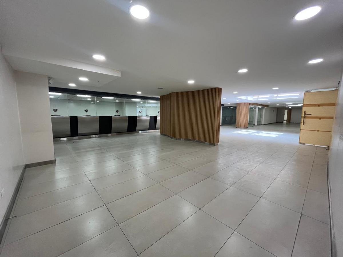 Amplio Local Comercial - Multicentro Shopping Center — imagen 8