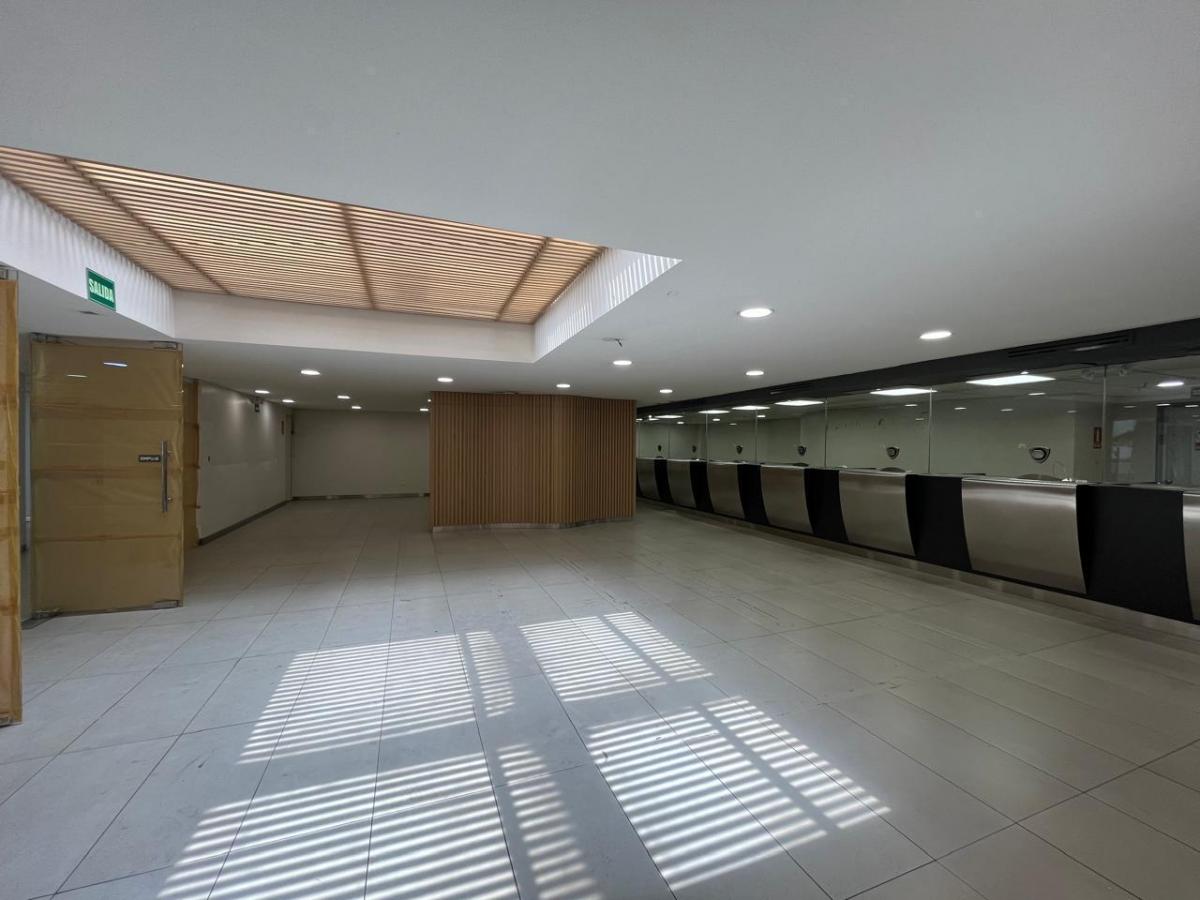 Amplio Local Comercial - Multicentro Shopping Center — imagen 6