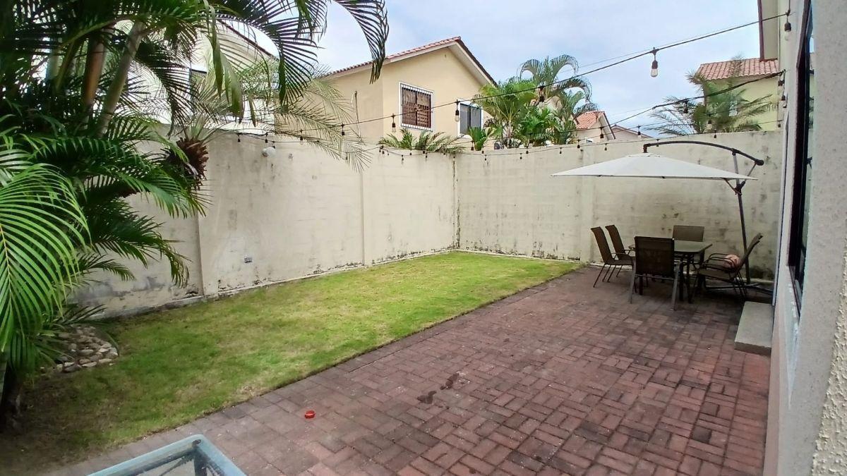 Casa en Venta, Ciudad Celeste 4 Dorm., Guayas — imagen 4
