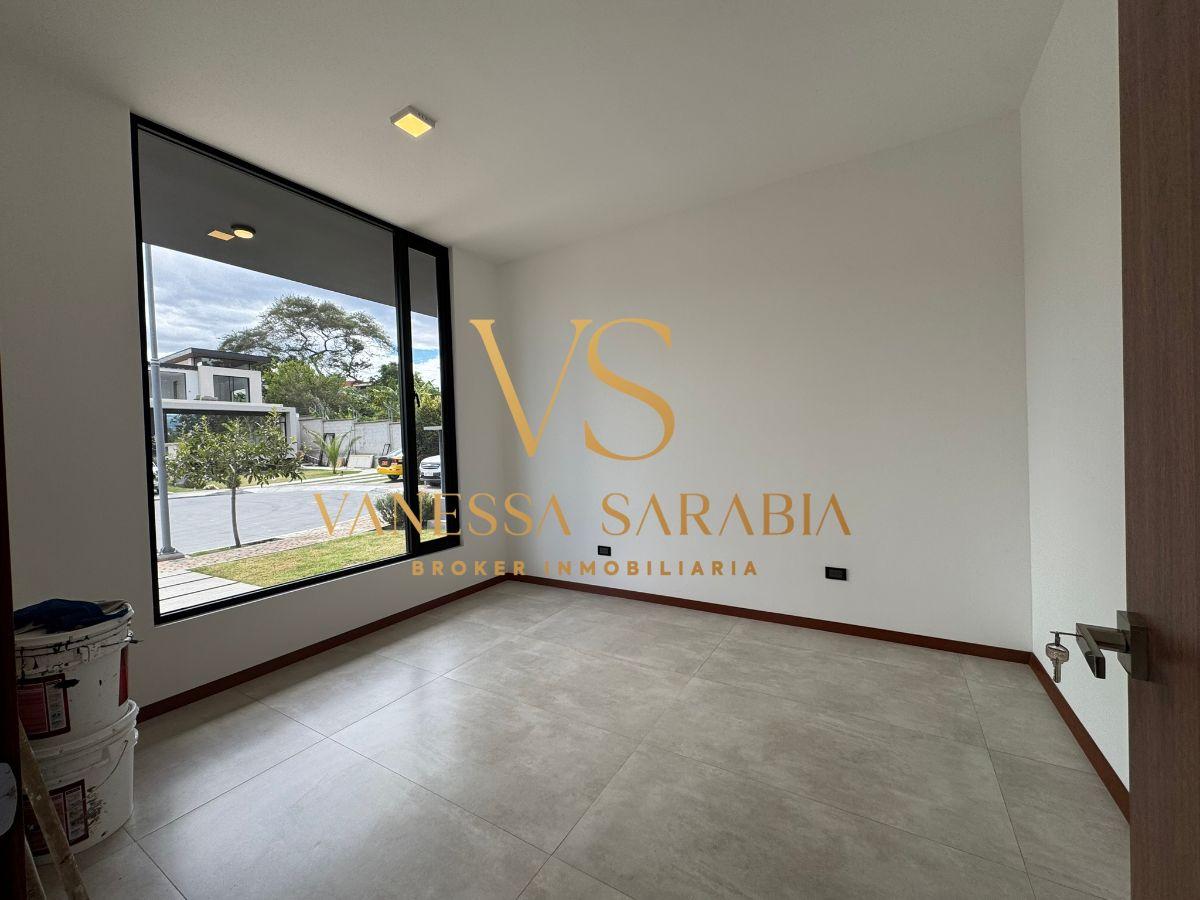 Vendo Casa Nueva por Estrenar en Tumbaco, Quito - Ecuador — imagen 8