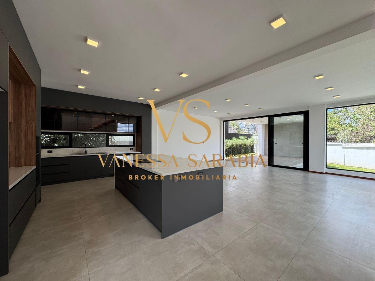Vendo Casa Nueva por Estrenar en Tumbaco, Quito - Ecuador — imagen 6