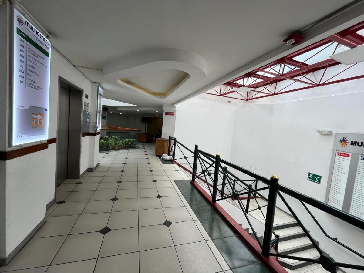 Amplio Local Comercial - Multicentro Shopping Center — imagen 10