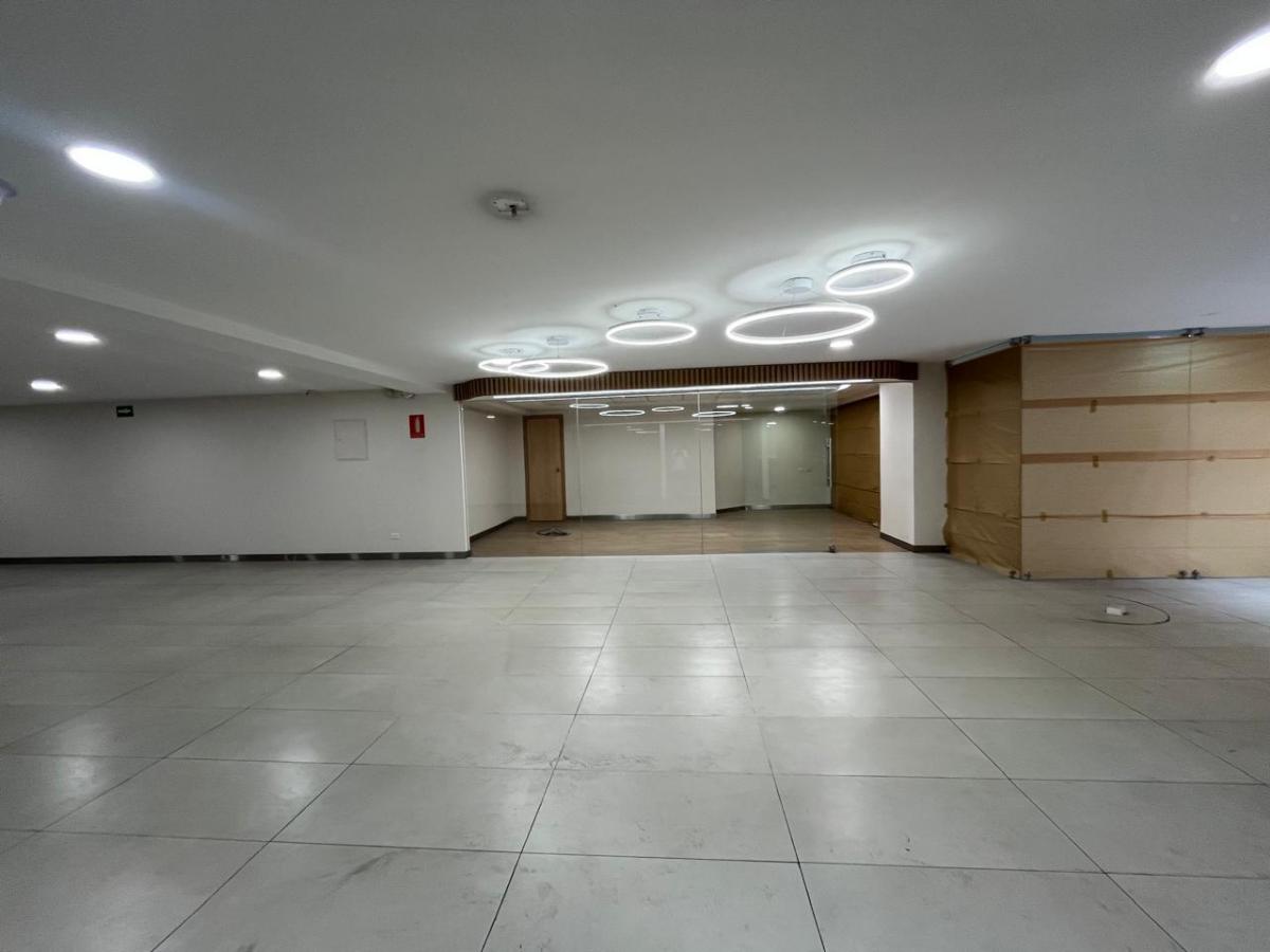 Amplio Local Comercial - Multicentro Shopping Center — imagen 9